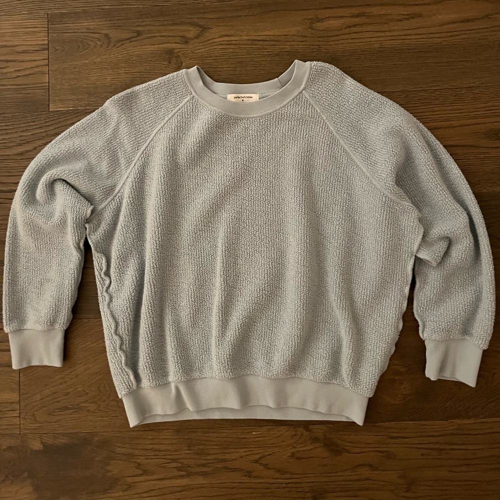 Perfect white tee crew sweatshirt